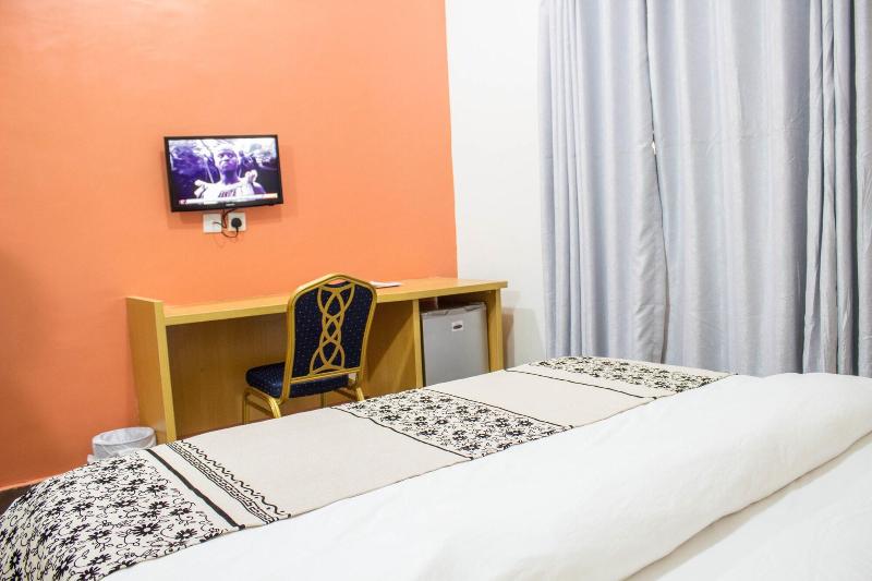 Beij Inn And Suites image