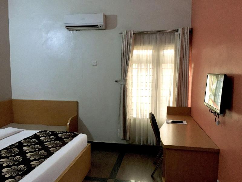 Beij Inn And Suites image