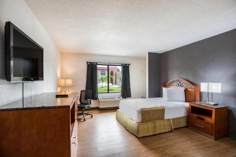 OYO Hotel Orlando Airport image