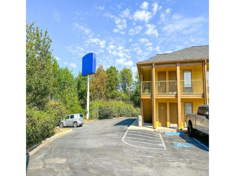 Bonita Lakes Inn by Capital O Meridian I20