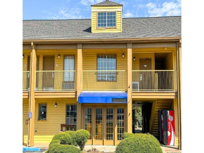 Bonita Lakes Inn by Capital O Meridian I20 — general view