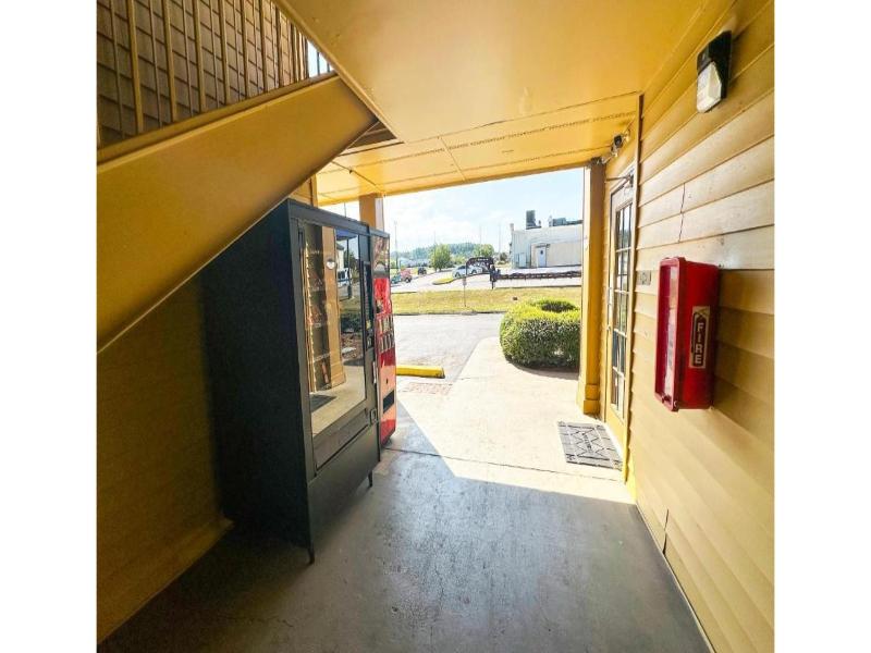 Bonita Lakes Inn by Capital O Meridian I20