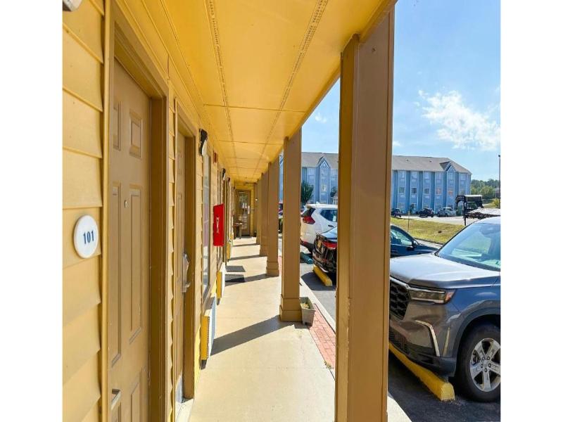 Bonita Lakes Inn by Capital O Meridian I20