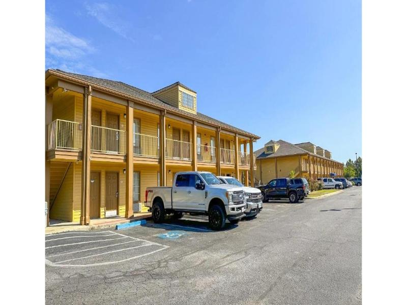 Bonita Lakes Inn by Capital O Meridian I20 — general view