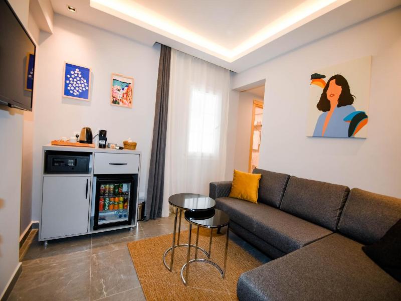 Swan Boutique Hotel image