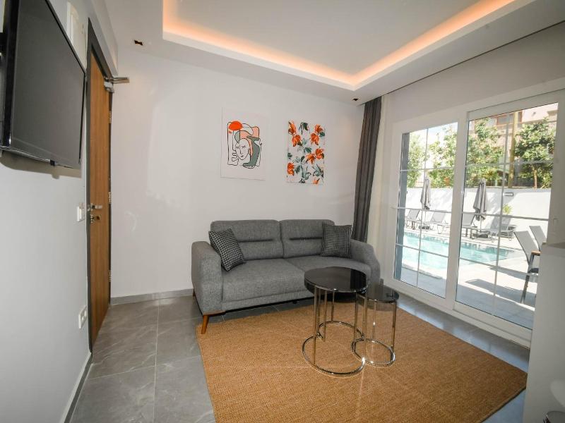 Swan Boutique Hotel image