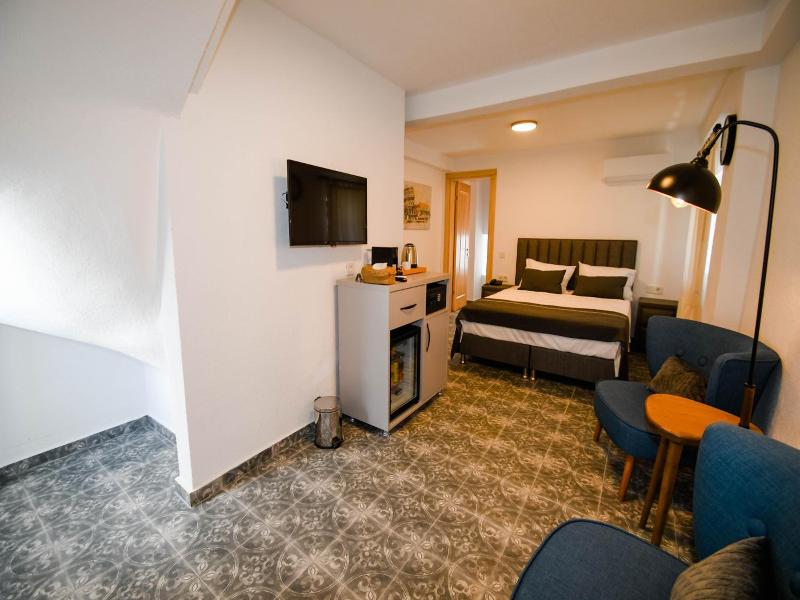 Swan Boutique Hotel image