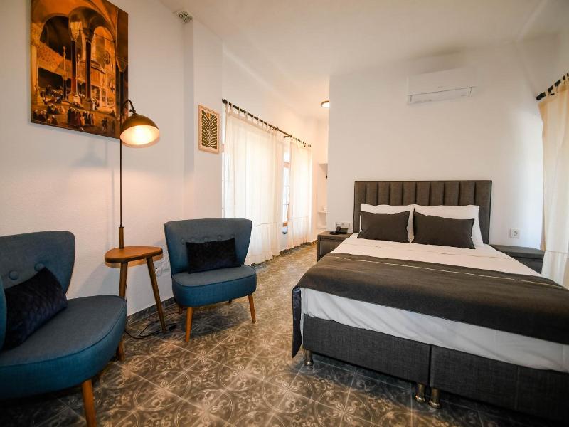 Swan Boutique Hotel image