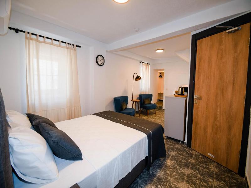 Swan Boutique Hotel image