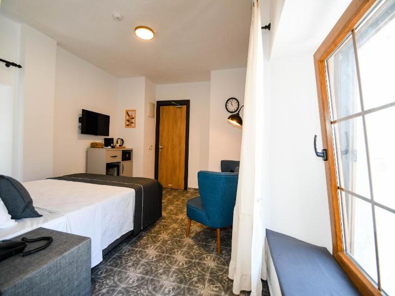 Swan Boutique Hotel image