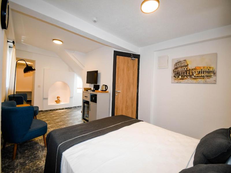 Swan Boutique Hotel image