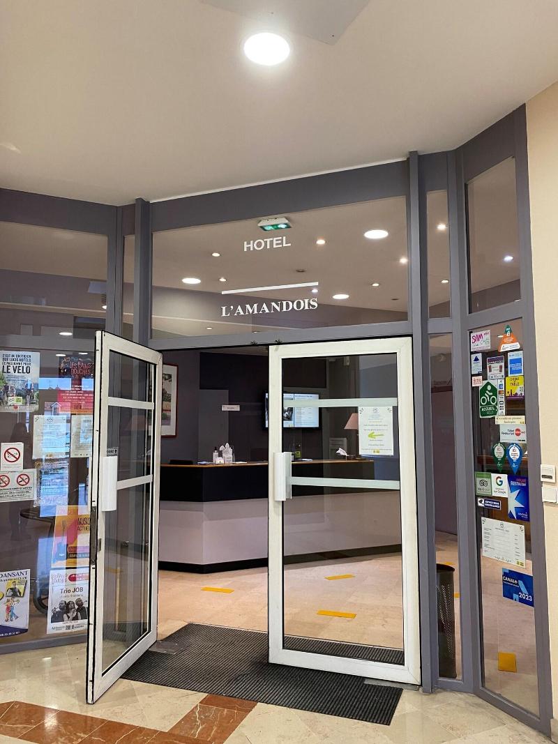 Hotel L'amandois image