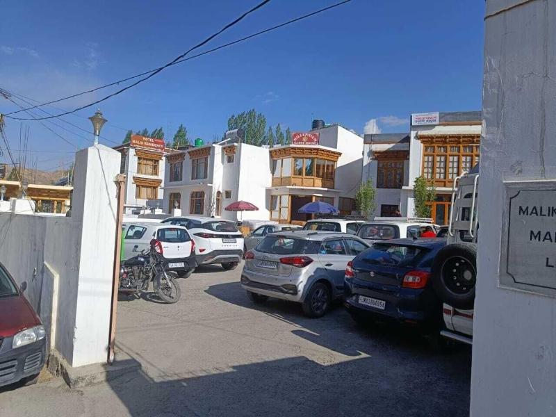 Hotel Malik Residency image