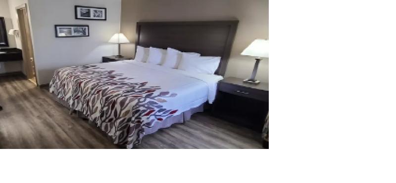 Red Roof Inn & Suites Duncan image