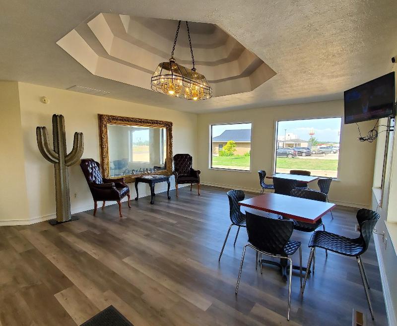 Cactus Inn & Suites — photo 3