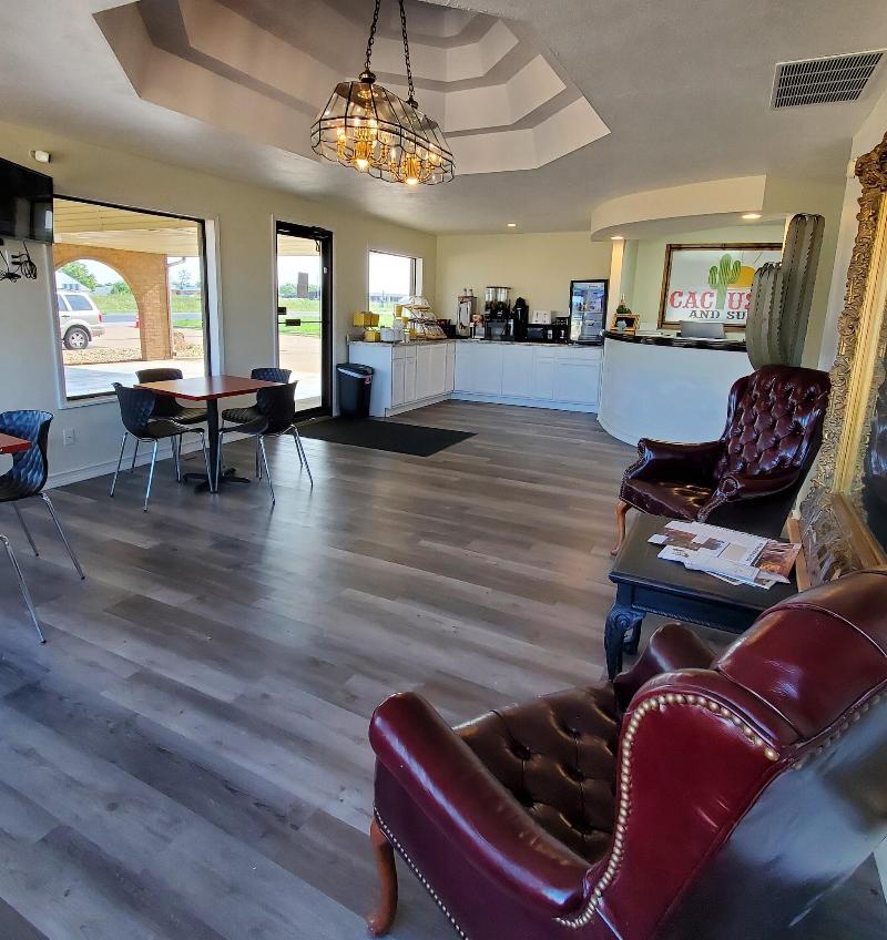 Cactus Inn & Suites — photo 4