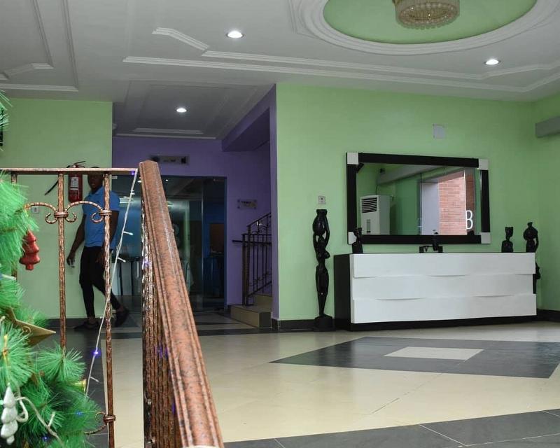 Hard Break Hotels & Suites