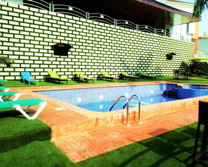 Hard Break Hotels & Suites