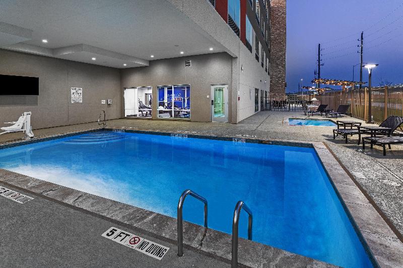 Holiday Inn Express Suites Houston Sw Rosenberg image