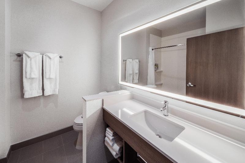 Holiday Inn Express Suites Houston Sw Rosenberg image