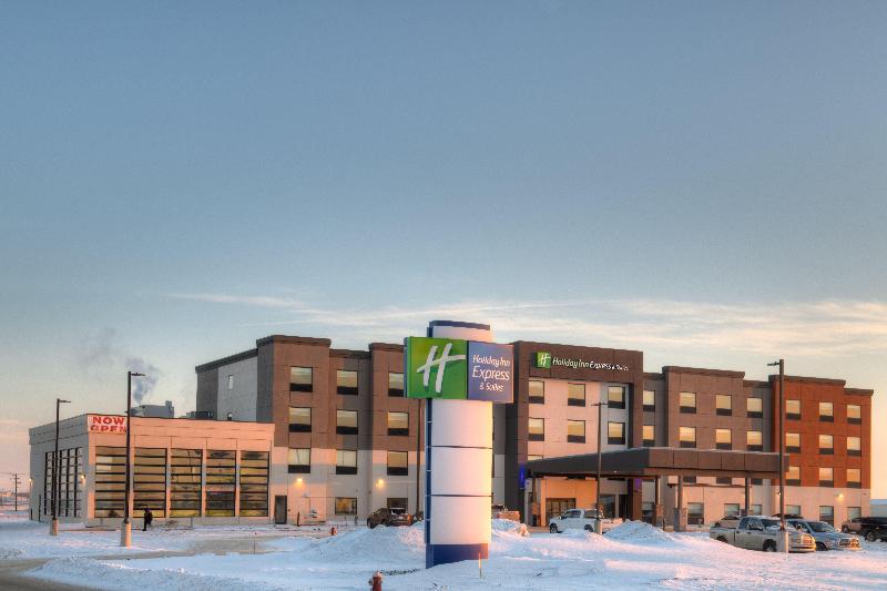 Holiday Inn Express Suites Moose Jaw