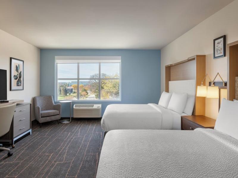 Holiday Inn & Suites Detroit - Troy image