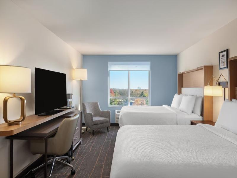 Holiday Inn & Suites Detroit - Troy image