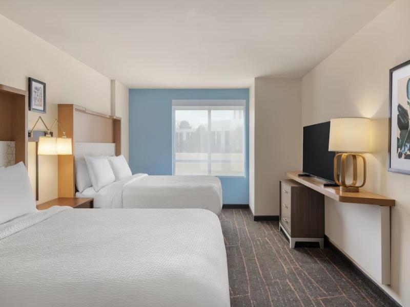 Holiday Inn & Suites Detroit - Troy image