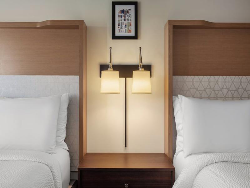Holiday Inn & Suites Detroit - Troy image