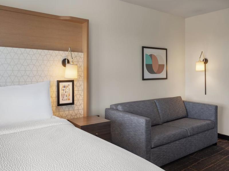 Holiday Inn & Suites Detroit - Troy image