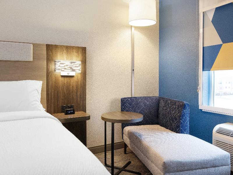 Holiday Inn Express South Haven image