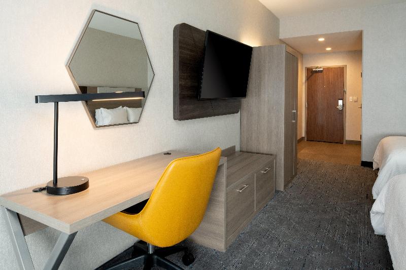 Holiday Inn Express & Suites Hollister By IHG photo 16