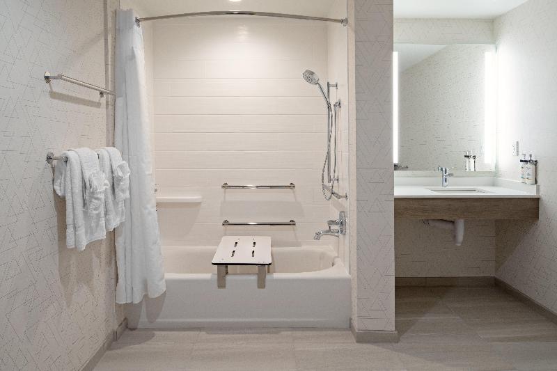 Holiday Inn Express & Suites Hollister By IHG photo 21