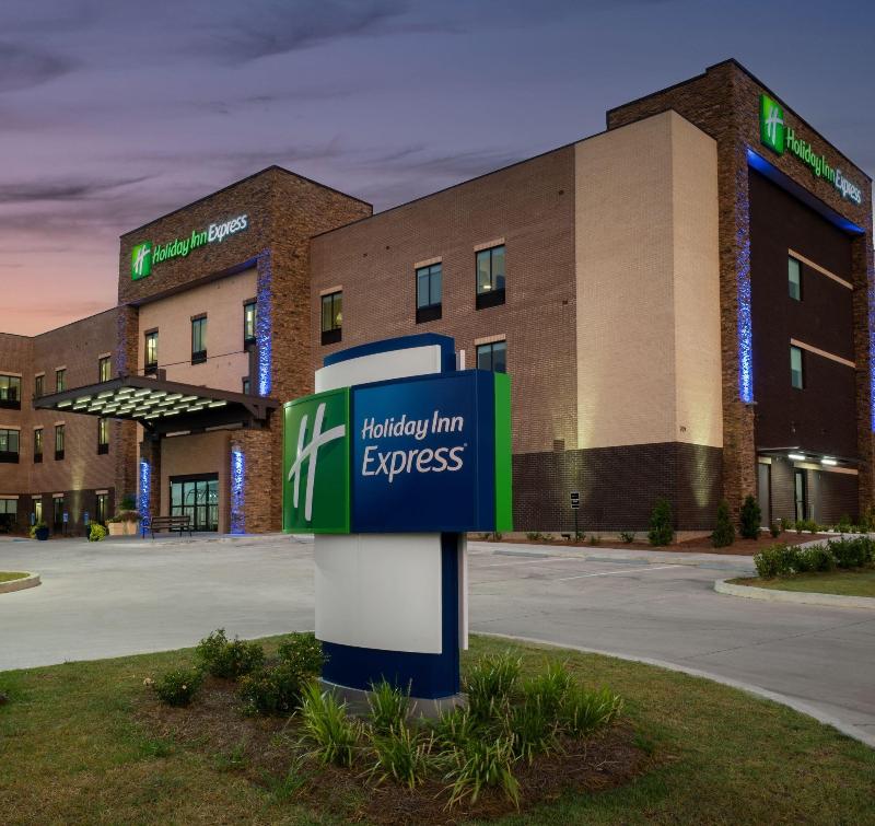 Holiday Inn Express Hattiesburg West Univ Area