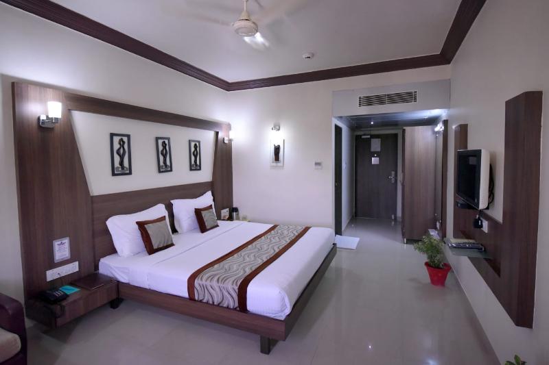 Hotel Vishal International image
