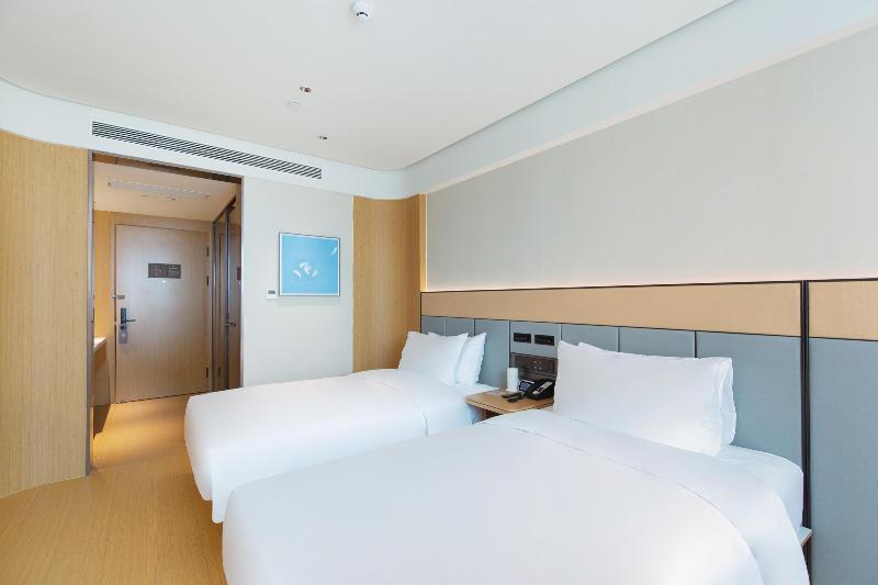 Bed room