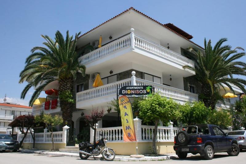 Dionisos Palms — general view