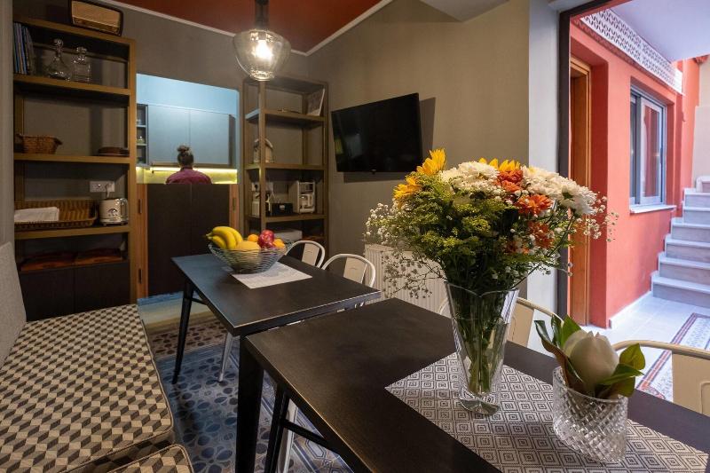 Athenian Yard Suites image