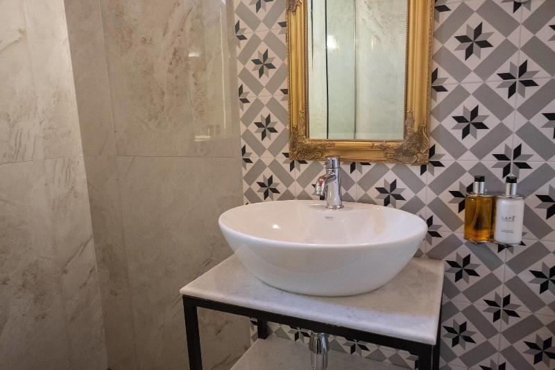 Athenian Yard Suites image