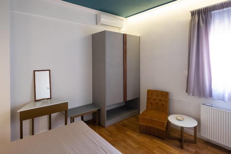 Athenian Yard Suites image