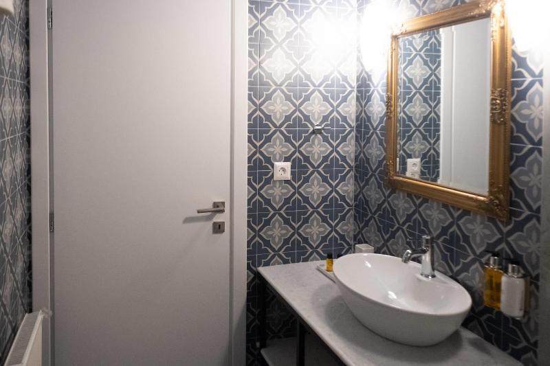 Athenian Yard Suites image
