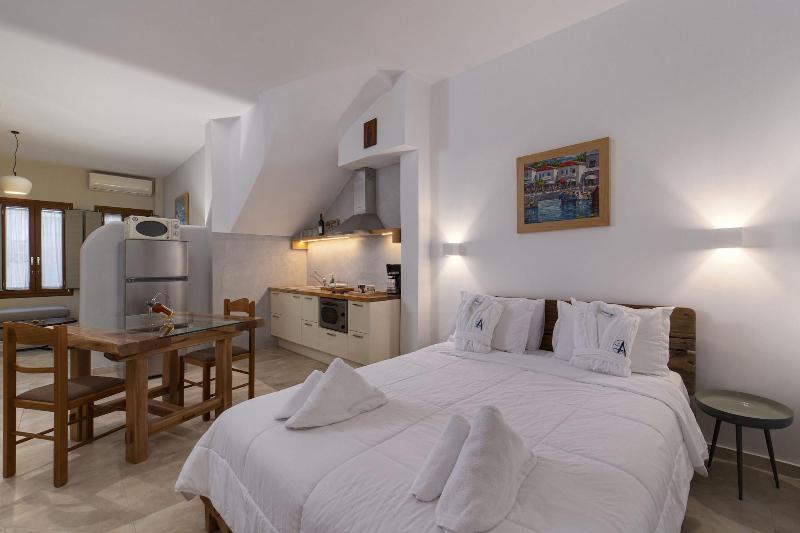 Andros 4 All Seasons Villas & Suites - Agios Nikol image
