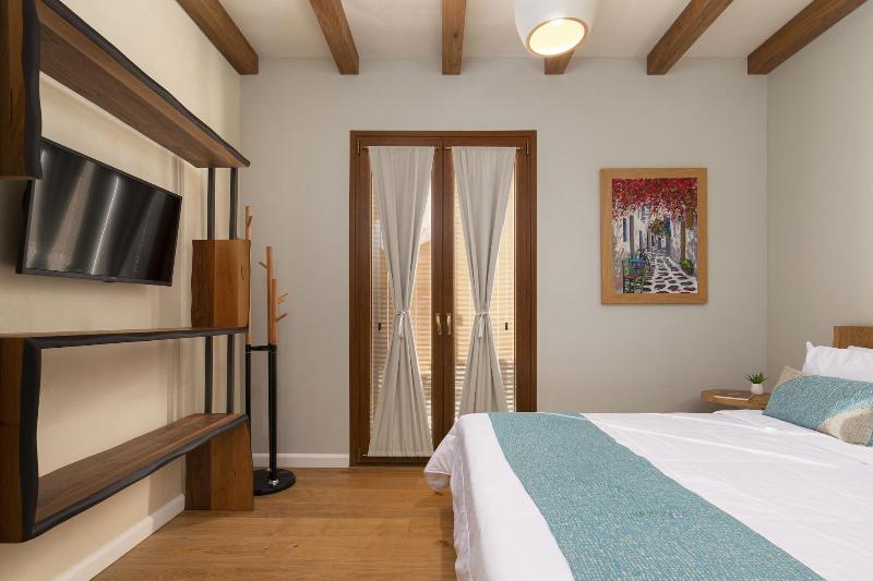 Andros 4 All Seasons Villas & Suites - Agios Nikol image