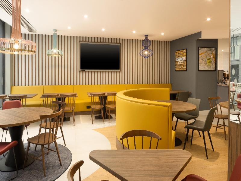 Hampton By Hilton London Old Street — view