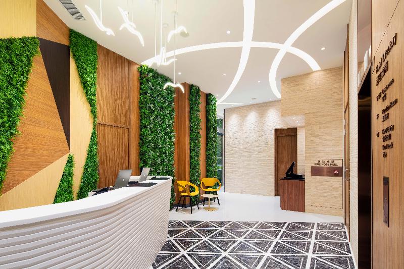 Lobby & Reception