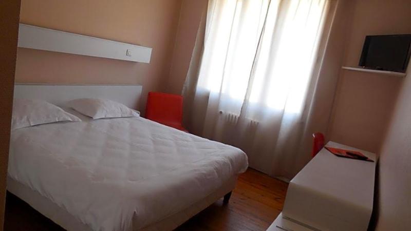 Logis Hotel Des Voyageurs image