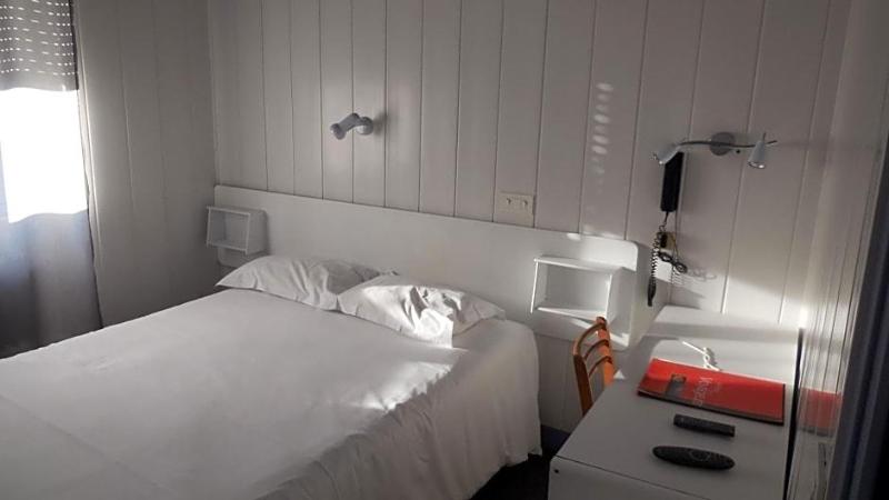 Logis Hotel Des Voyageurs image