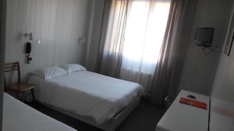 Logis Hotel Des Voyageurs image
