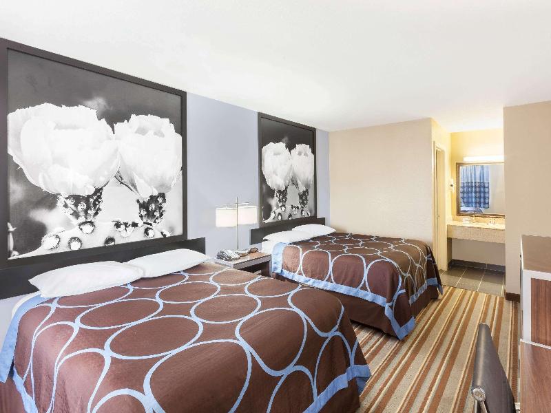 Super 8 By Wyndham Kingsville image