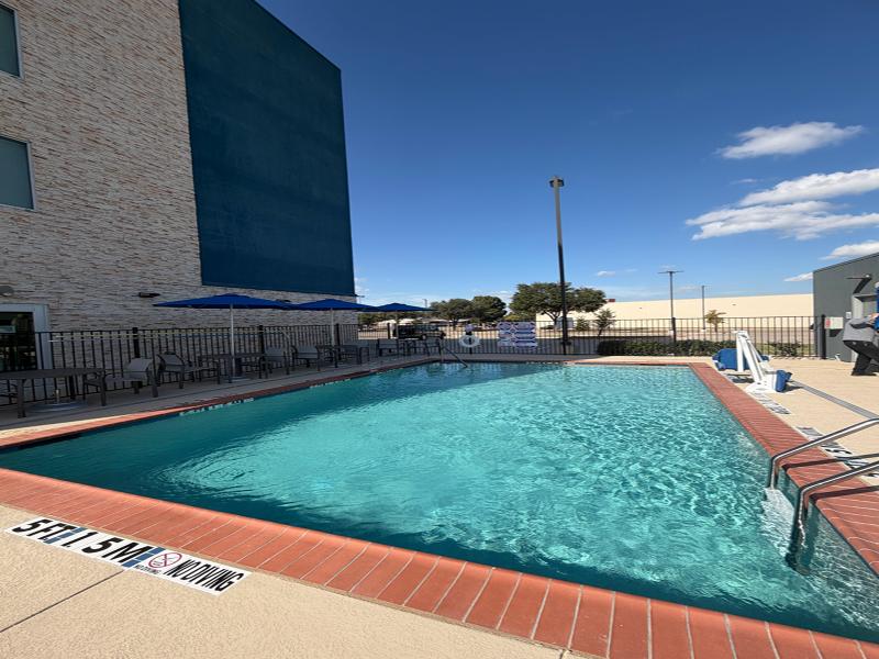 Holiday Inn Express & Suites Dallas Plano North image